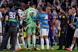 "سيبقى الضجيج خارج الملعب والحديث للاعبين".. برشلونة يواجه ريال مدريد وسط أجواء مشتعلة 24 أكتوبر 2026 04:38 م